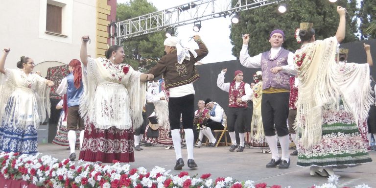 Cantabria da la bienvenida al Grupo Folclórico Arabí de Yecla