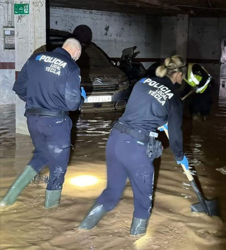 Una riada de solidaridad desborda Yecla