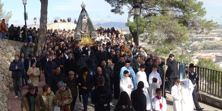 Las primeras Fiestas de la Virgen de carácter internacional vencen al mal tiempo