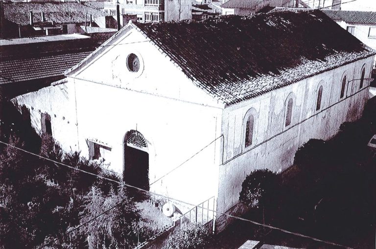 Hay que salvar el viejo edificio de la  fábrica de las campanas