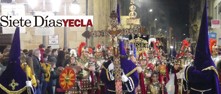 En Yecla ya procesiona la Semana Santa